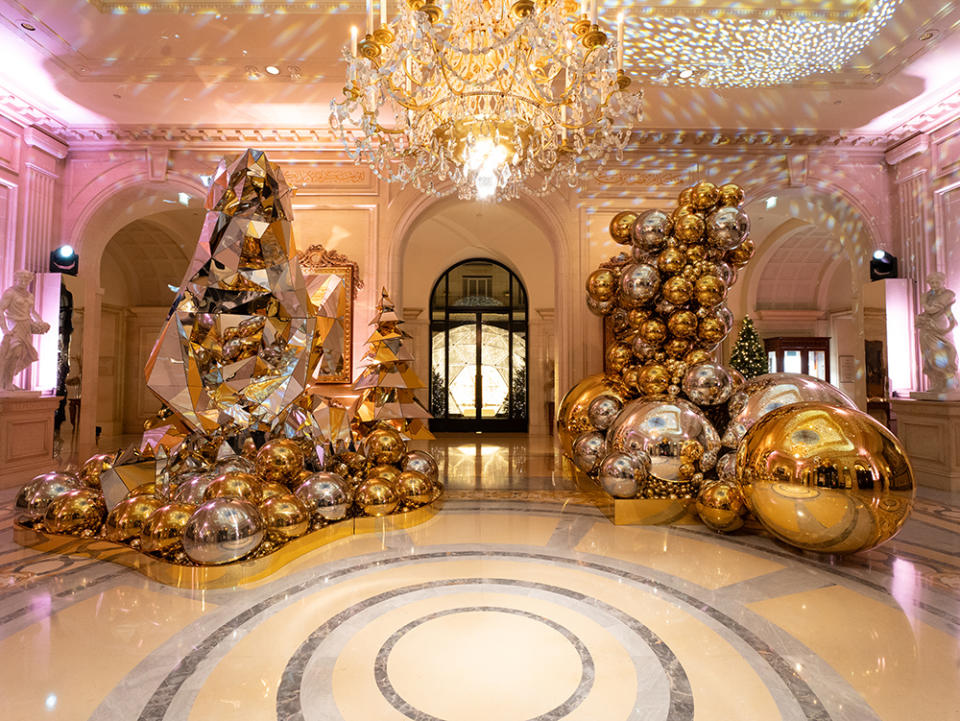 The lobby of Four Seasons Hotel George V Paris 