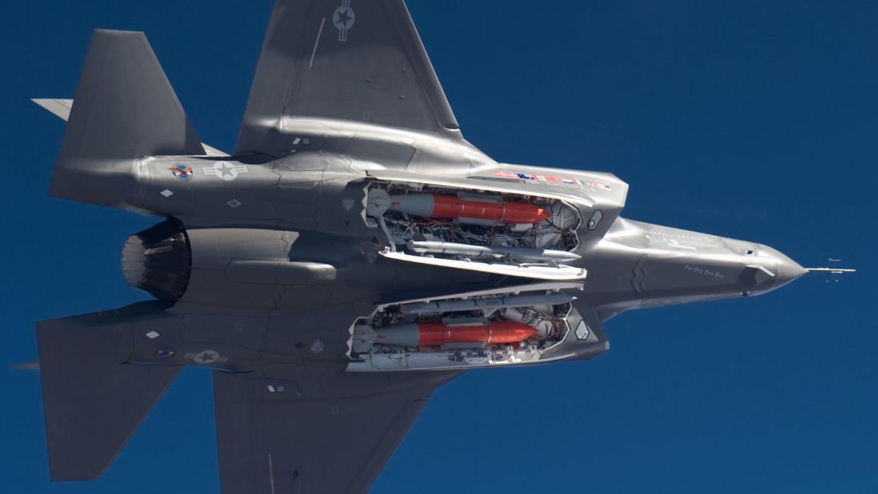 f 35a stealth jet carrying two b61 12 tactical nuclear bombs in its internal weapons bays