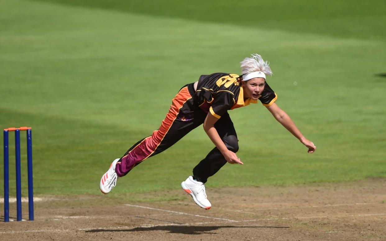 Issy Wong of Central Sparks runs into bowl during the Rachael Heyhoe-Flint Trophy match between Central Sparks and Northern Diamonds - Getty Images