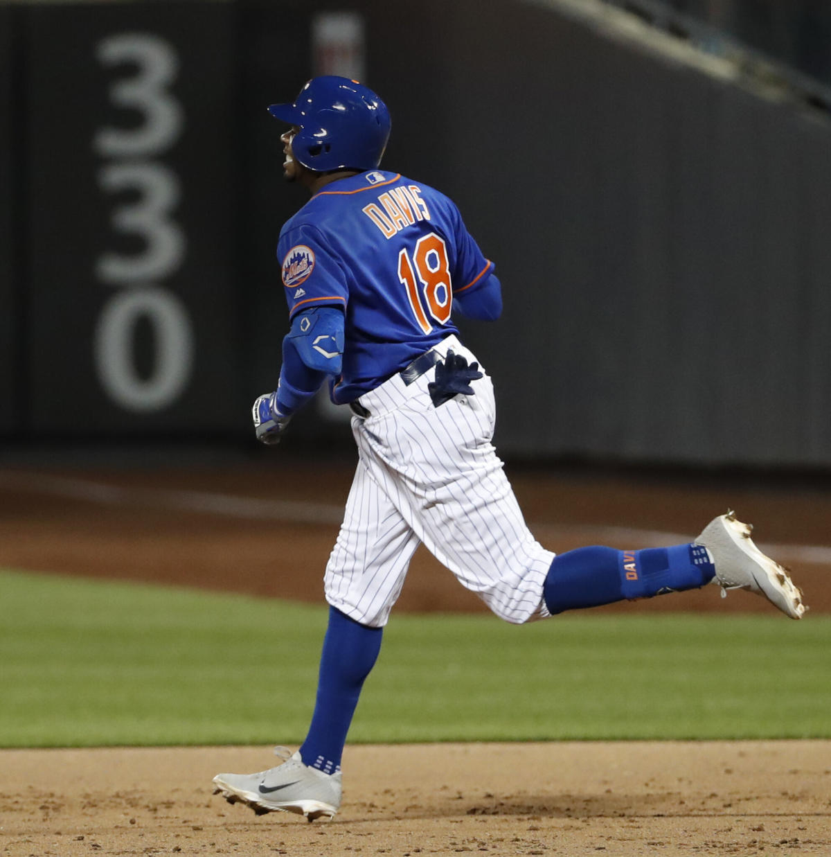 Rajai Davis' weird trip to NY Mets, Citi Field ends with a home run