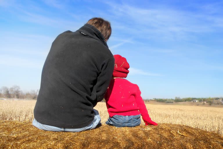 Las mejores frases de escritores, pensadores y refranes para el día del padre.