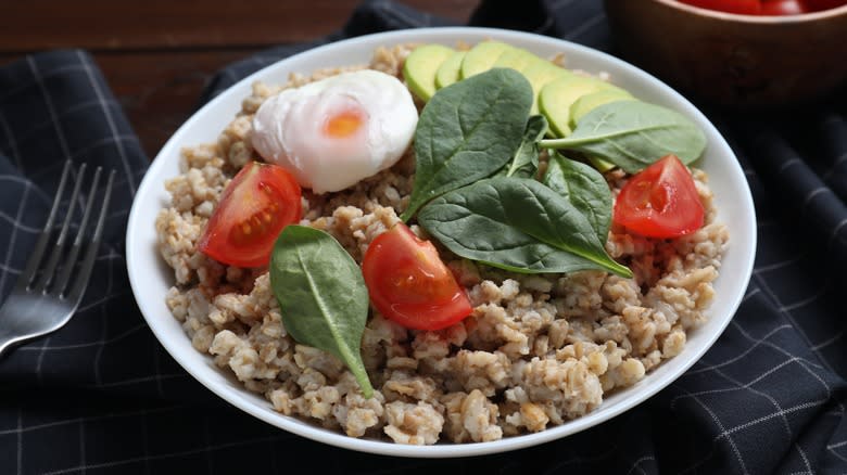 oatmeal with tomato, spinach, egg 