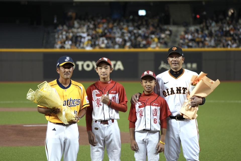 平野惠一(左1）。資料照片