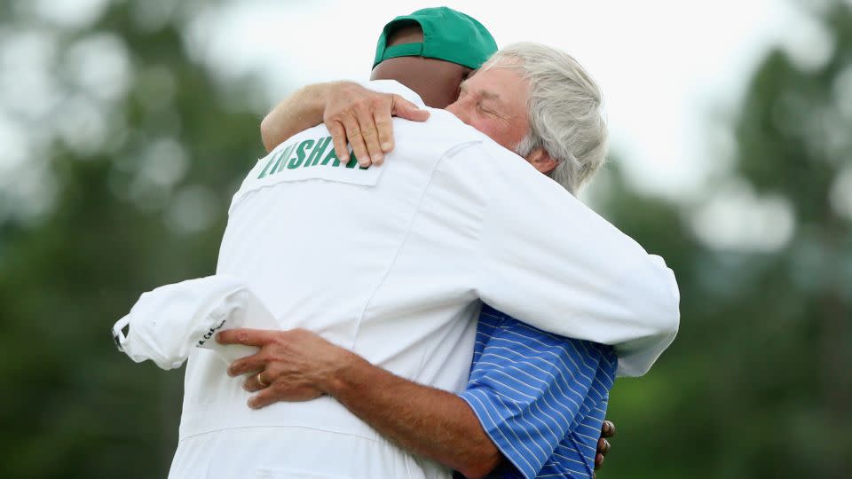 Jackson and Crenshaw embrace on the 18th green after their final hole together at The Masters. - Andrew Redington/Getty Images