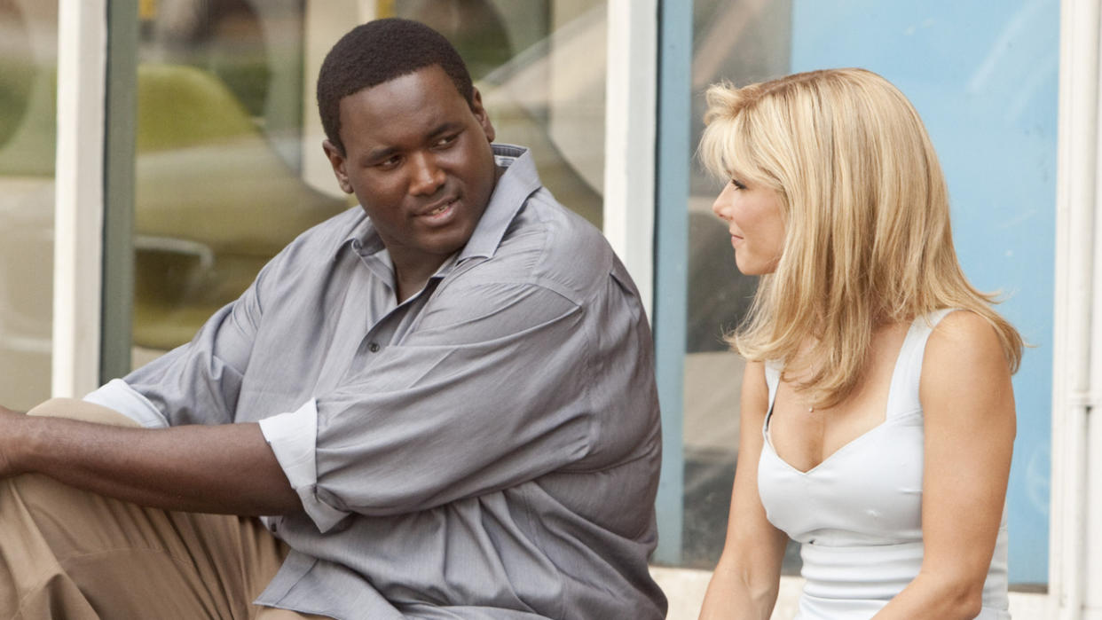  Quinton Aaron and Sandra Bullock in The Blind Side. 