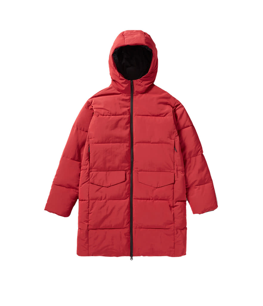 <p>Everlane Long Puffer Jacket, $168, <a rel="nofollow noopener" href="https://www.everlane.com/products/womens-long-puffer-jacket-ruby?collection=womens-outerwear" target="_blank" data-ylk="slk:everlane.com;elm:context_link;itc:0;sec:content-canvas" class="link ">everlane.com</a><br> (Data: Long Tall Sally, Instagram) </p>