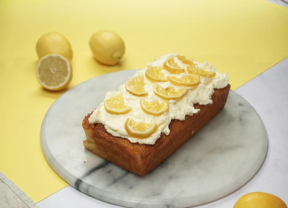 Gin and Prosecco Lemon Drizzle Cake