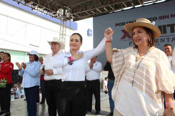 Sheyla Palacios, candidata El Mante, Tamaulipas, con Xóchitl Gálvez.