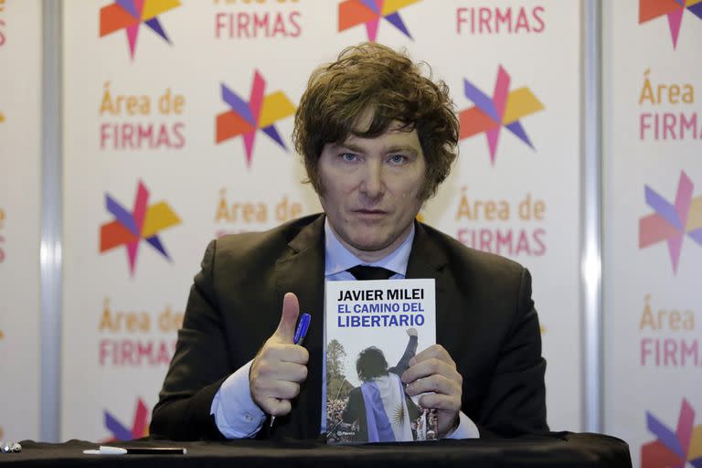 Javier Milei, en la Feria del Libro; fue allí donde dijo que eliminaría el Ministerio de la Mujer