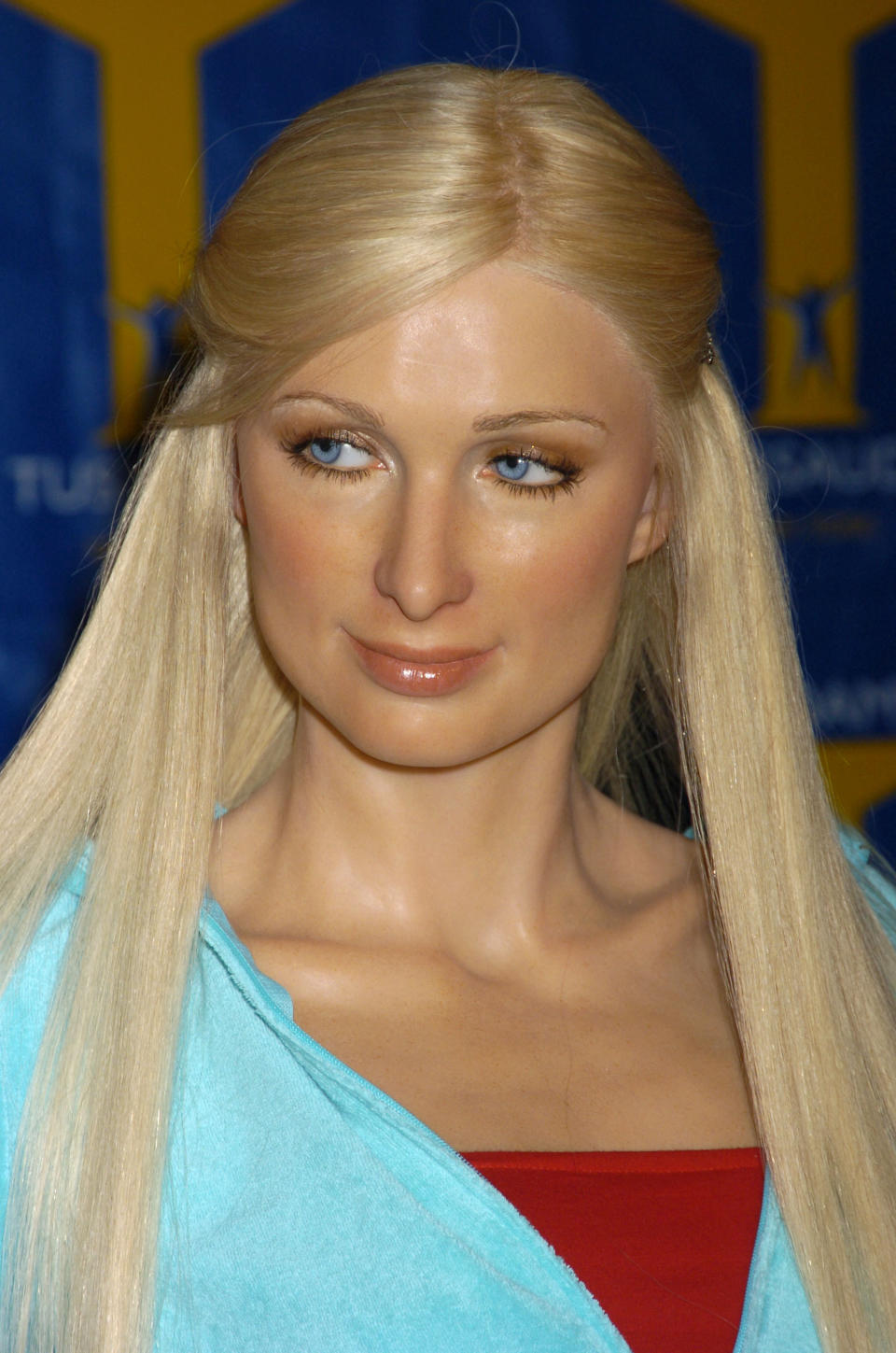 I can see that it's supposed to be Paris Hilton, but it's also a completely different human and it makes me nervous.