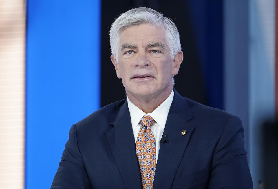 NEW YORK, NEW YORK - SEPTEMBER 27: Philadelphia Federal Reserve President Patrick Harker visits 