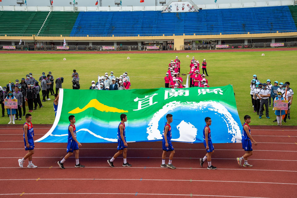 宜蘭縣運動會總錦標的競爭一向激烈，田徑項目將決定112年縣運團體總錦標得主。歡迎鄉親一起來，為宜蘭子弟加油打氣，見證選手們的精彩演出與優異表現，全部賽事預計28日下午3時結束。