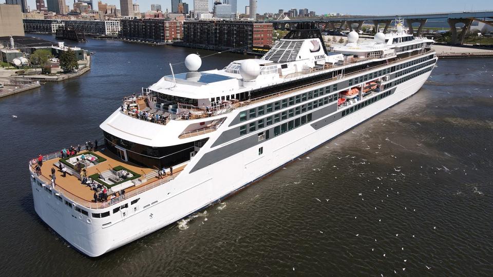 <div>Viking Octantis arrives on May 1, first cruise ship of 2024 season (Courtesy: Port Milwaukee)</div>
