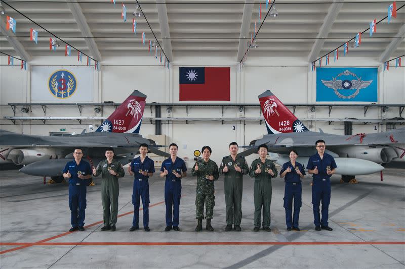 賴清德總統日前前往臺中清泉崗基地視導「空軍第三戰術戰鬥機聯隊」，並以錄影方式為「國軍精神戰力專案教育」錄製勗勉談話。（圖／軍聞社提供)