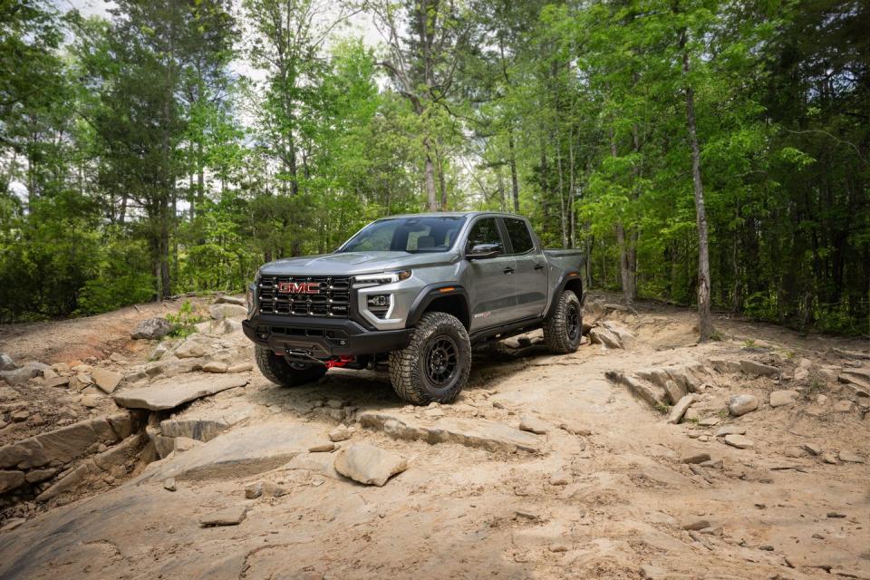 front 34 shot of the 2024 gmc canyon at4x aev