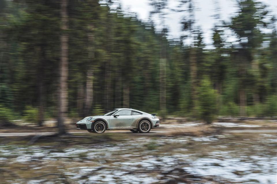 2023 porsche 911 dakar