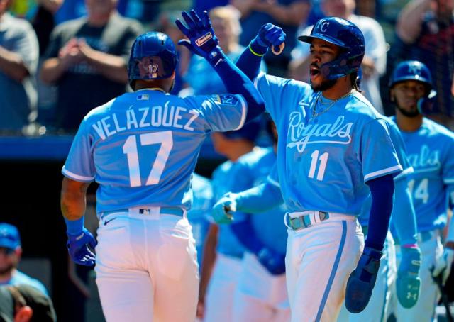 Nelson Velázquez, Angel Zerpa power Royals over fading Guardians