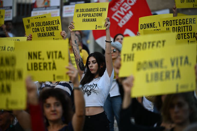Manifestación en Roma por las mujeres iraníes. La comunidad internacional se solidarizó a pleno