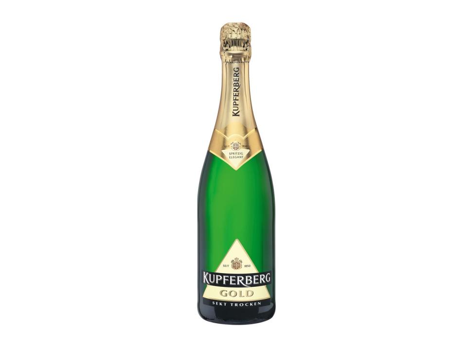 <p>Kupferberg Gold aus der Sektkellerei Geldermann wird von 2,4 Prozent der Befragten genossen. Mit rund vier Euro pro Flasche ist das Getränk wieder etwas günstiger als der 14. Platz. (Foto: Lidl.de) </p>