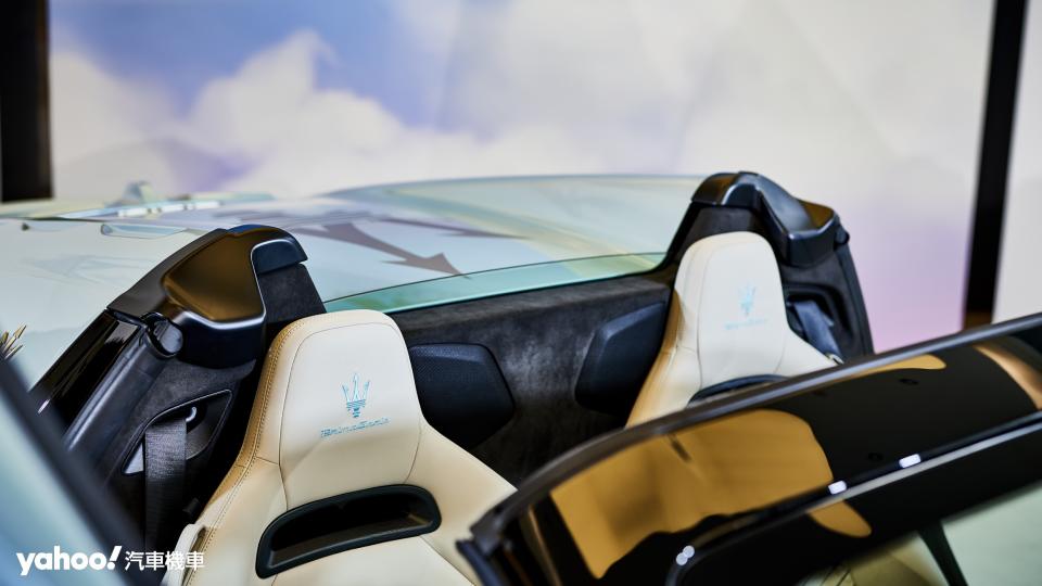 Maserati對應MC20 Cielo硬頂敞篷需求而重新設計了後上半部的造型並同樣具有優異空氣力學效果。