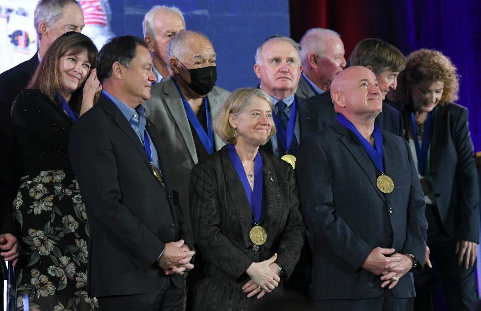 Michael Lopez-Alegria, Pamela Melroy and Scott Kelly stand with their fellow Hall of Fame members after being inducted into the US Astronaut Hall of Fame in ceremonies November 13, 2021 at Kennedy Space Center Visitor Complex. Craig Bailey/FLORIDA TODAY via USA TODAY NETWORK