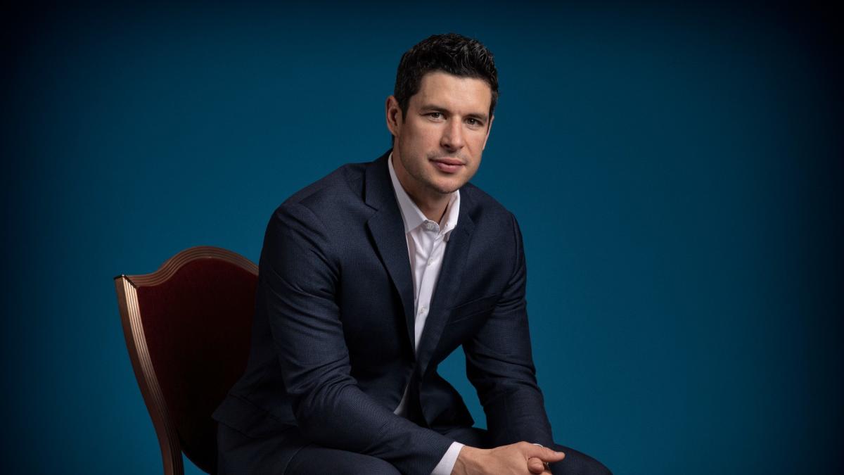 Halifax fans sing 'Happy Birthday' to Sidney Crosby as he parades with Stanley  Cup