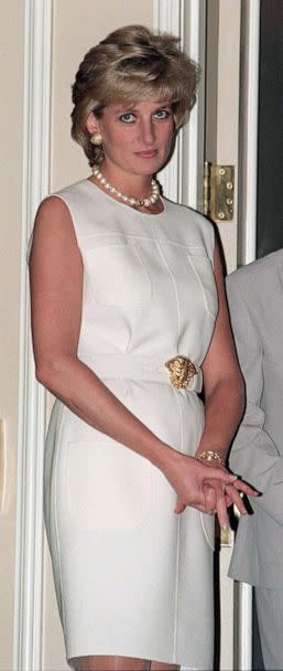 PHOTO: Diana Princess Of Wales visits The Hospice In The NorthWestern Memorial Hospital in Chicago on June 6, 1996. (Tim Graham Photo Library via Getty Images, FILE)