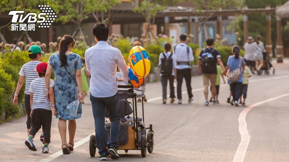 調查顯示，韓國人搬出家中的契機以「結婚」為最多。（示意圖／shutterstock 達志影像）