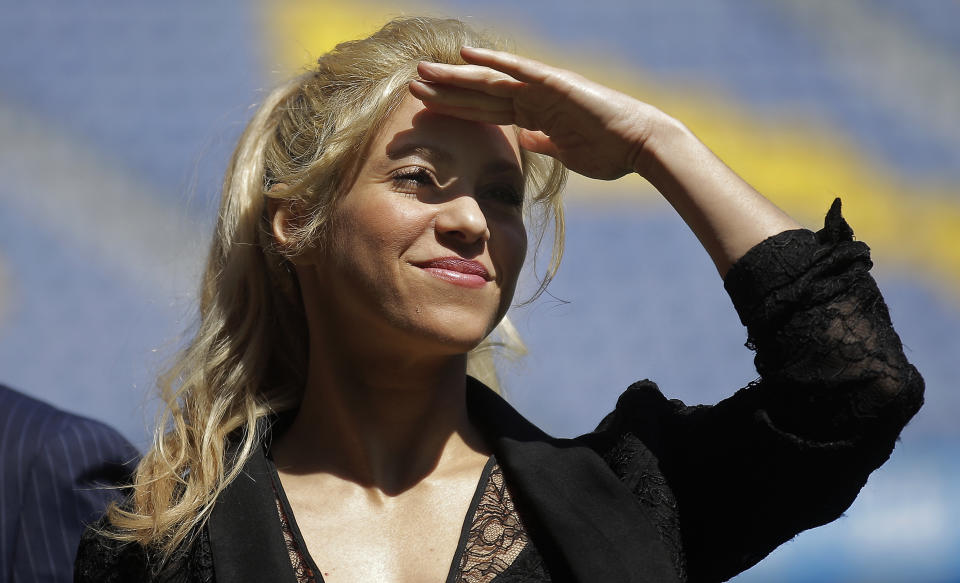 La cantante colombiana Shakira durante un evento en el estadio Camp Nou en Barcelona, España, el 28 de marzo de 2017. (AP Foto/Manu Fernandez, File)