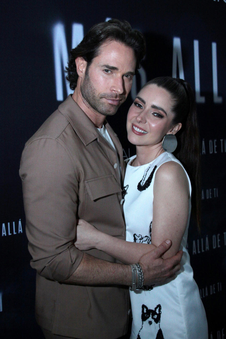 Ariadne Díaz y Sebastián Rulli son los protagonistas de 'Más allá de ti'. (Photo by Medios y Media/Getty Images)