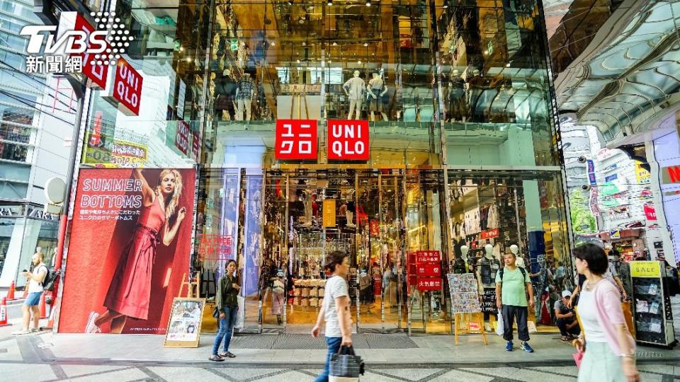 Uniqlo13日透露將在2023年調漲商品價格。（示意圖／shutterstock達志影像）