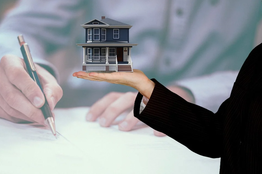 內政部表示，房東若因房客申請租屋津貼而漲租，會違反定型化契約，若不改正可處3萬至30萬元罰鍰。（示意圖／取自pixabay）