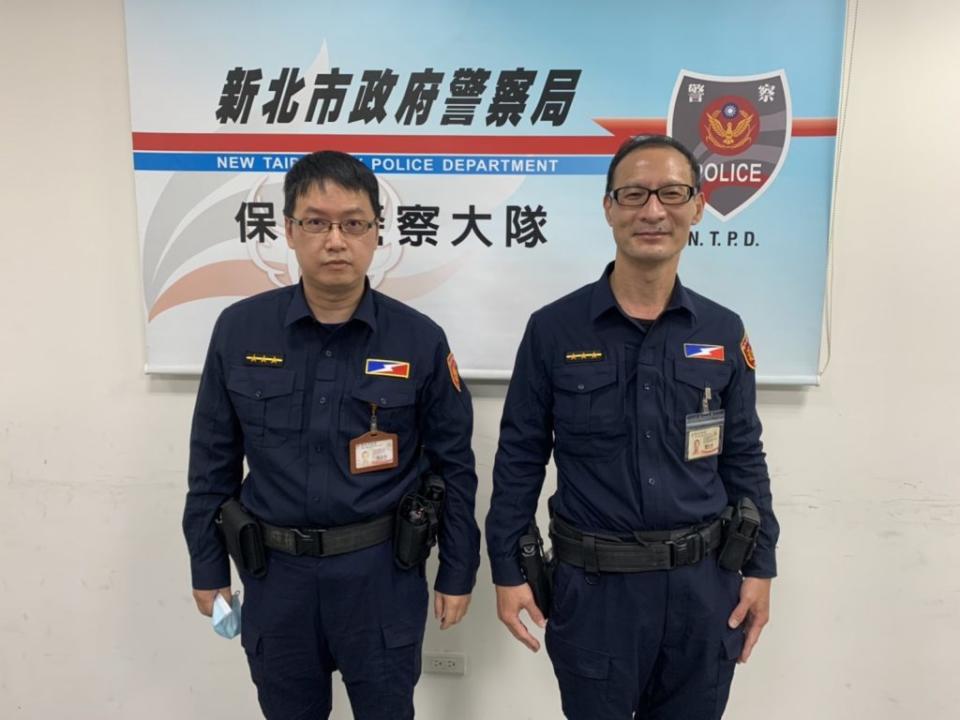 新北市警察局值勤的保大警員揭穿詐騙伎倆，讓邱姓老翁免於受騙。(新北市警局提供)