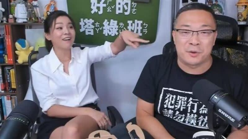 朱學恒被控去年酒後二度強吻、摟抱國民黨台北市議員鍾沛君。   圖:朱學恒的阿宅萬事通事務所/YouTube頻道