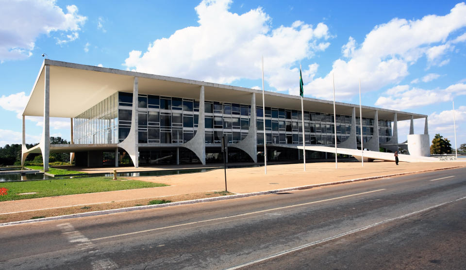 Brasilien: Palácio da Alvorada. Ort: Brasília. Aktueller Bewohner: Präsident Michel Temer. Interessant: Vom Palast aus hat man einen atemberaubenden Blick auf den Paranoá See und die Hauptstadt Brasília.