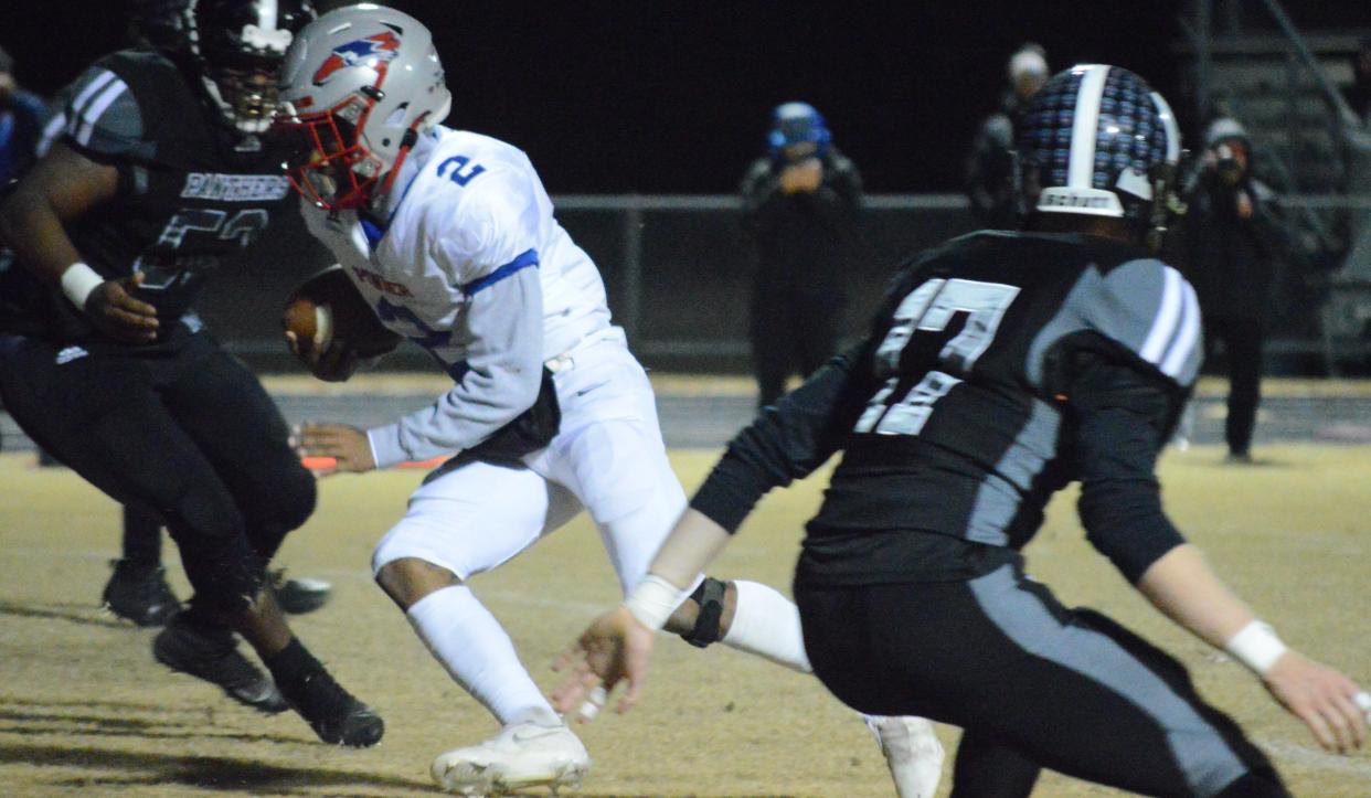 Pender's Antonio Bea scores one of his four first-half touchdowns Friday night during the Patriots 34-26 win at Northside-Pinetown in the fourth round of the NCHSAA 1A Playoffs.