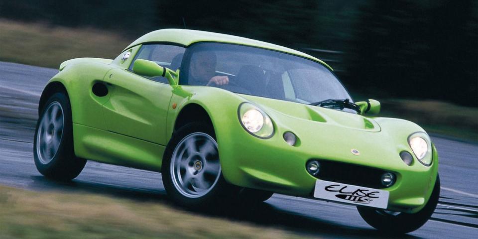 <p>The first generation Lotus Elise <a href="http://www.autoevolution.com/cars/lotus-elise-1997.html#aeng_lotus-elise-1997-18-118-hp" rel="nofollow noopener" target="_blank" data-ylk="slk:spanned from 1997 to 2001;elm:context_link;itc:0;sec:content-canvas" class="link ">spanned from 1997 to 2001</a>. It was named after the granddaughter of Romano Artioli, Lotus's chairman at the time. </p>