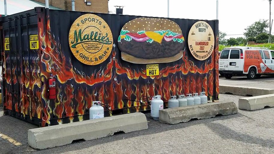 mallie's sports grill and bar breaks world record