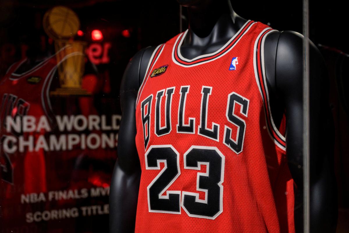 Michael Jordan Jersey From 1998 NBA Finals Sells for a Record $10.1M