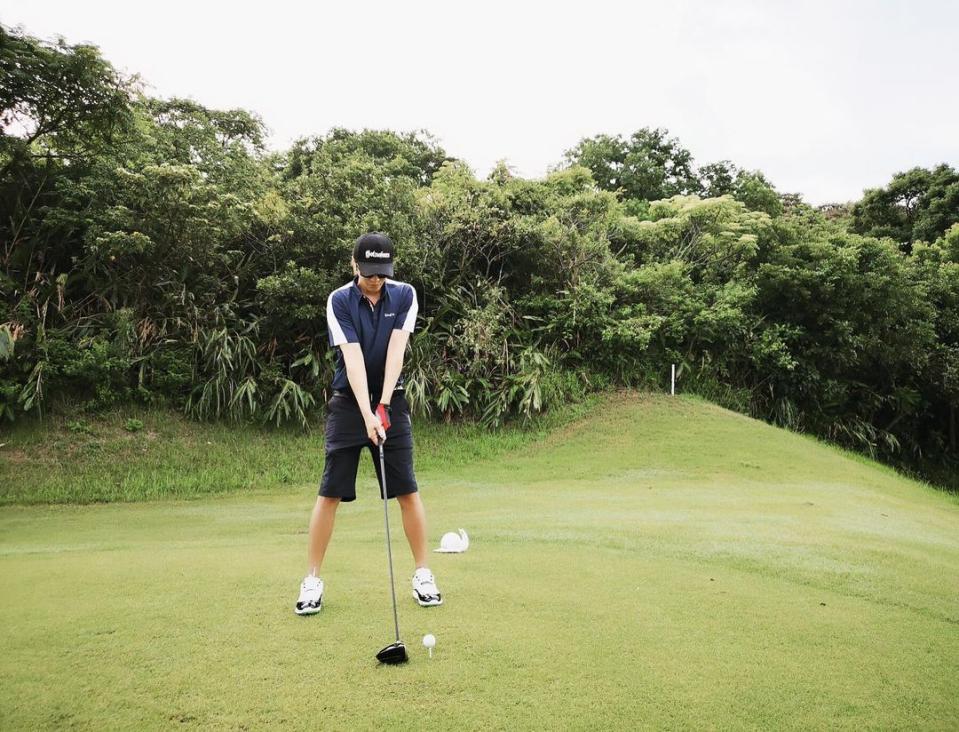 羅志祥近年來愛上打高爾夫球。（圖／翻攝自羅志祥IG）