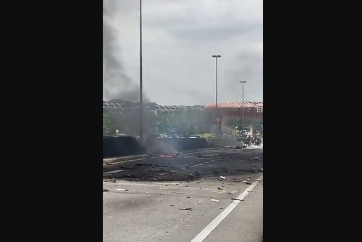 A picture of a plane crash in Elmina, Shah Alam, Malaysia