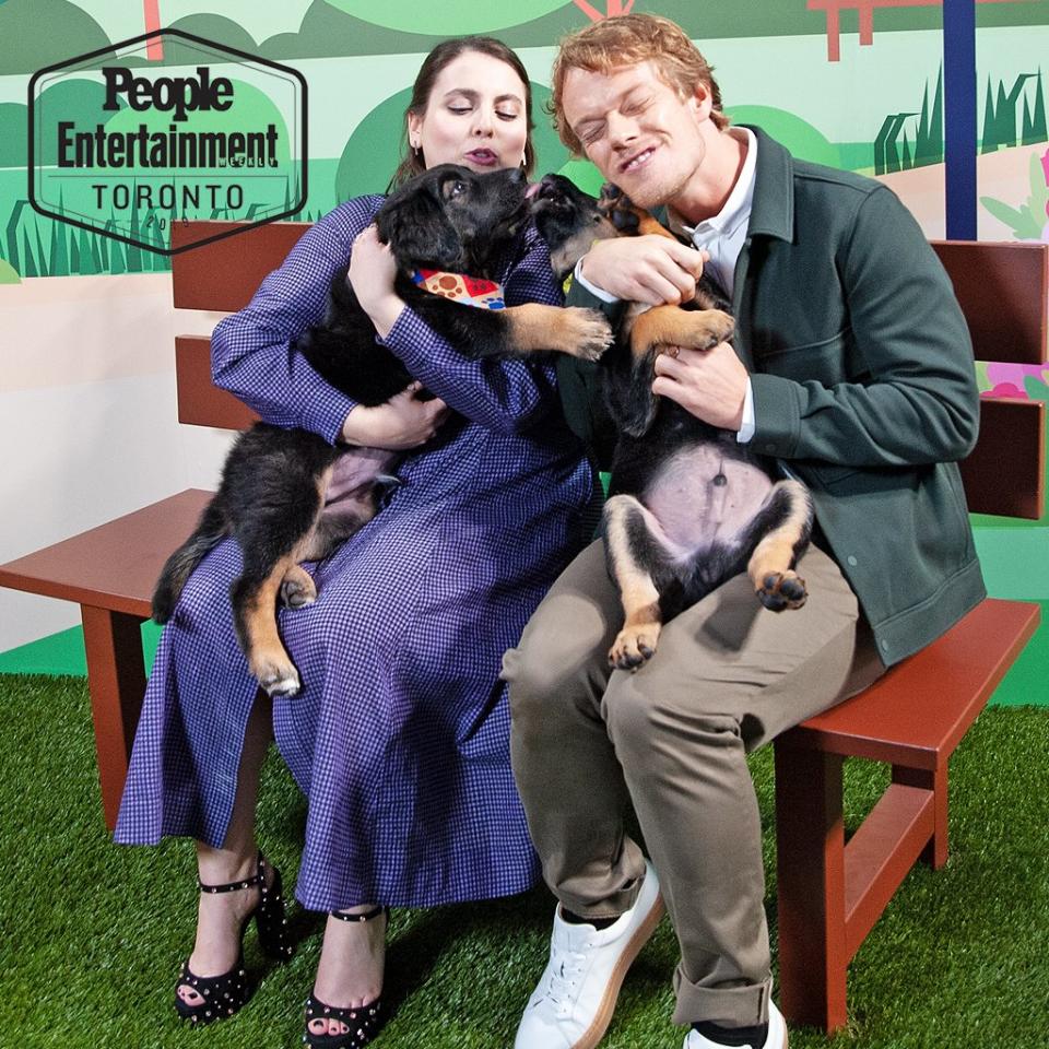 Beanie Feldstein & Alfie Allen