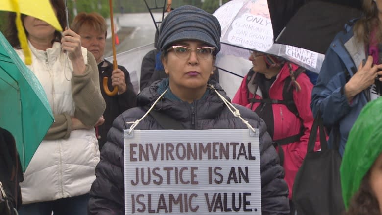 7 arrested as faith leaders protest Trans Mountain pipeline expansion in Burnaby