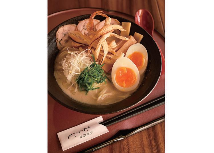 「雞白拉麵」830日圓（未稅）很有京都氣息，味道高雅且豐富的極品。