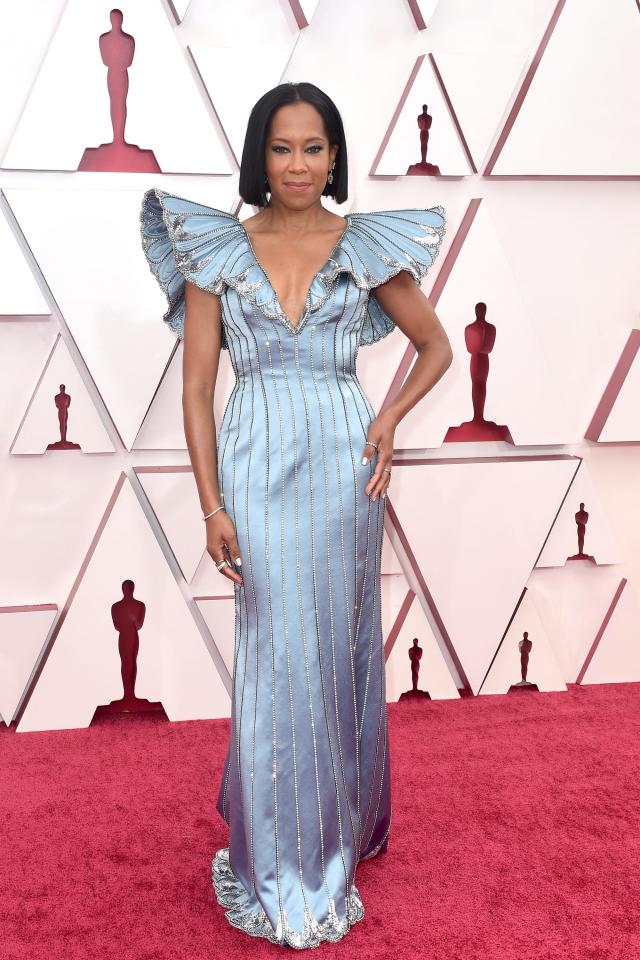 Regina King Wows in a Baby Blue Butterfly Gown at the Oscars 2021 –  Footwear News