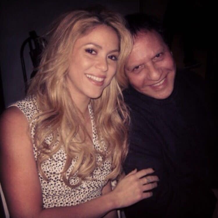 Shakira y su amigo el modisto Azzedine Alaïa, /Shakira/Instagram