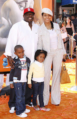 Cedric The Entertainer and family at the Los Angeles premiere of 20th Century Fox's  Dr. .Seuss' Horton Hears a Who