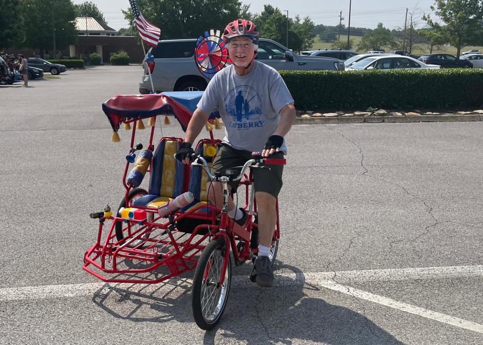 Pais takes his Sikod-Sikod for a ride around the parking lot of West Bicycles.