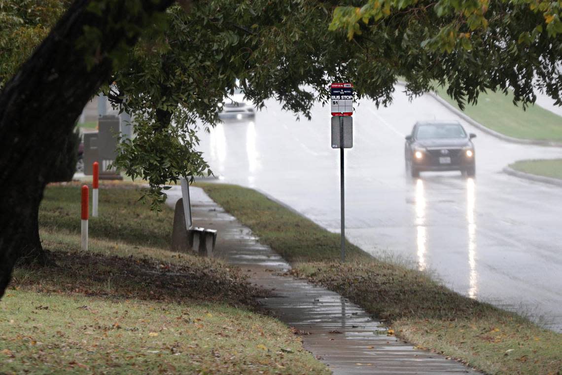 A bus stop without a shelter on Friday, Nov. 4, 2022, in North Richland Hills. Madeleine Cook/mcook@star-telegram.com