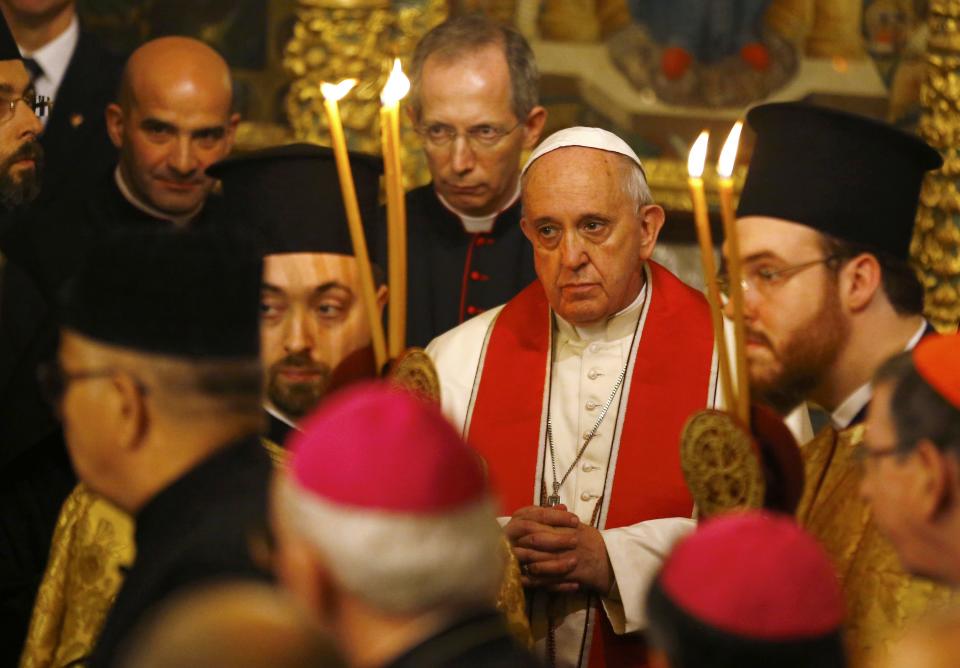 Pope Francis (C) attends an Ecumenical Prayer in the Patriarchal Church of Saint George in Istanbul November 29, 2014. (REUTERS/Umit Bektas)